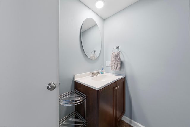 830 Mcknight Road N, Maplewood, MN 55119