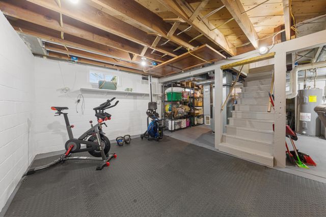 830 Mcknight Road N, Maplewood, MN 55119