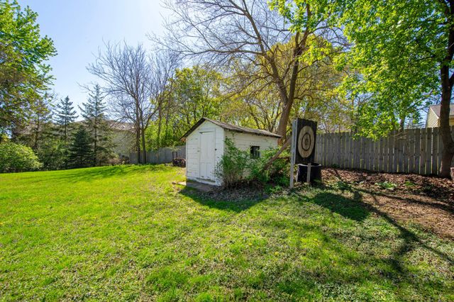 830 Mcknight Road N, Maplewood, MN 55119