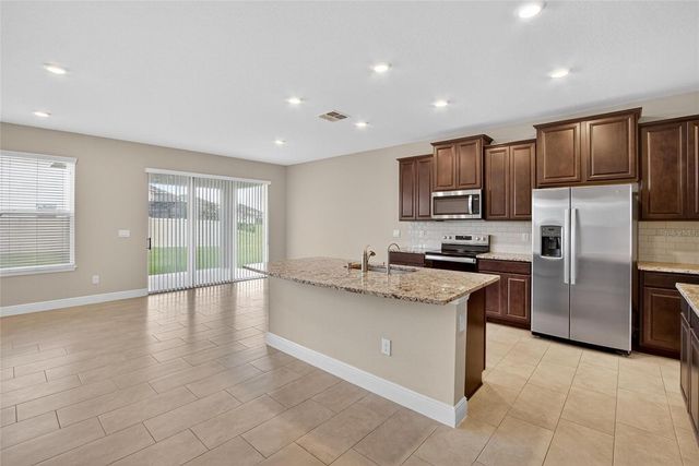 2546 WARREN ACRES BOULEVARD, Wesley Chapel, FL 33543