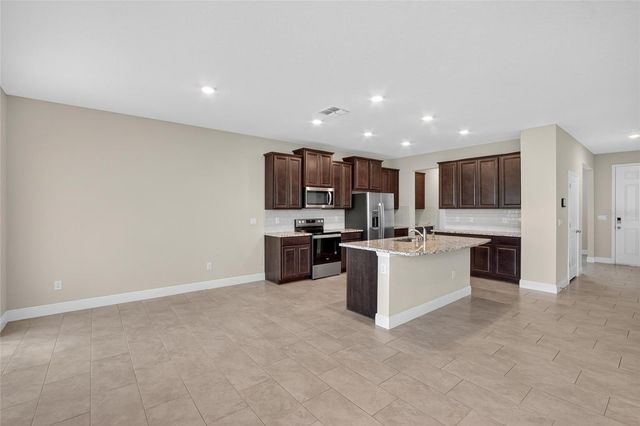 2546 WARREN ACRES BOULEVARD, Wesley Chapel, FL 33543