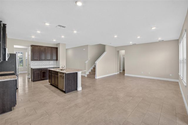 2546 WARREN ACRES BOULEVARD, Wesley Chapel, FL 33543