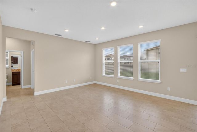 2546 WARREN ACRES BOULEVARD, Wesley Chapel, FL 33543