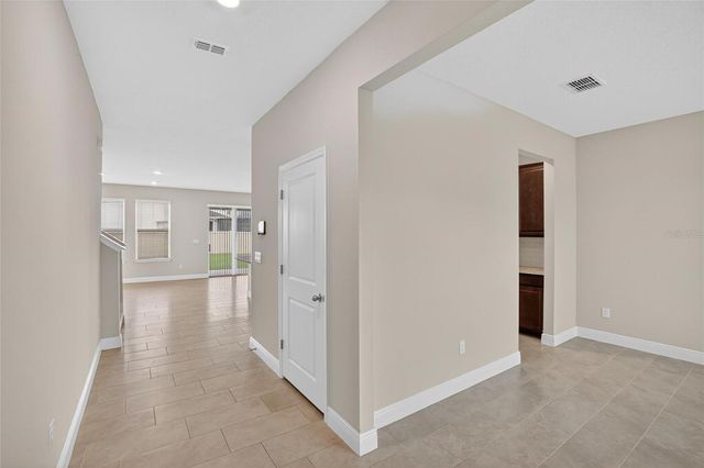 2546 WARREN ACRES BOULEVARD, Wesley Chapel, FL 33543