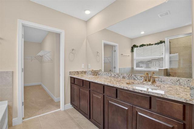 2546 WARREN ACRES BOULEVARD, Wesley Chapel, FL 33543