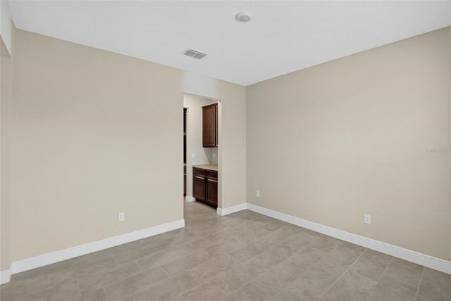 2546 WARREN ACRES BOULEVARD, Wesley Chapel, FL 33543