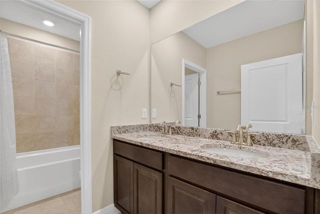 2546 WARREN ACRES BOULEVARD, Wesley Chapel, FL 33543