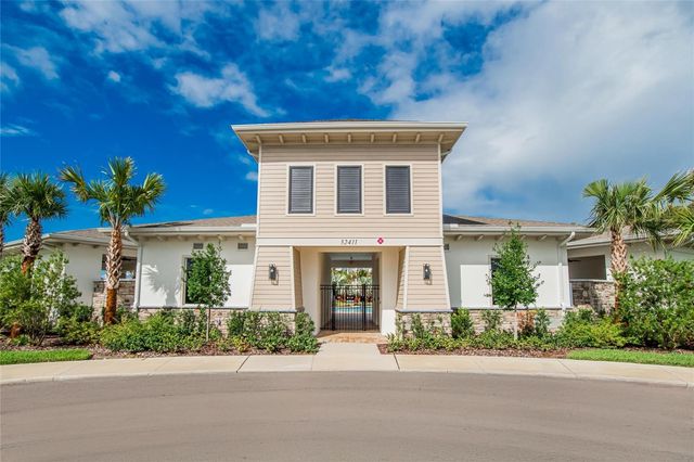 2546 WARREN ACRES BOULEVARD, Wesley Chapel, FL 33543