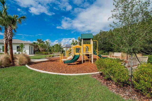 2546 WARREN ACRES BOULEVARD, Wesley Chapel, FL 33543