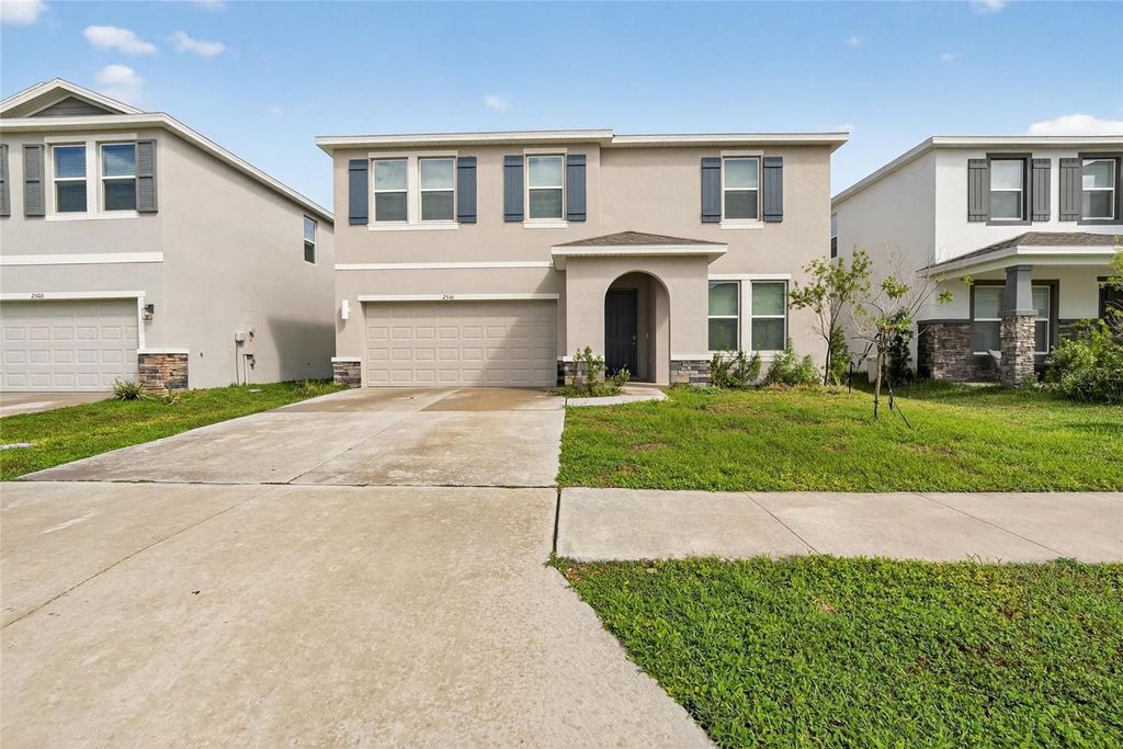 2546 WARREN ACRES BOULEVARD, Wesley Chapel, FL 33543