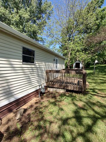 105 Pineview Lane, Carlisle, KY 40311