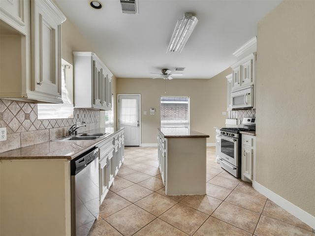 1803 Ripple Creek Drive, Rosenberg, TX 77471