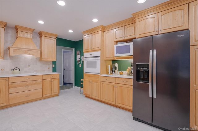 13 Edna Drive, Hyde Park, NY 12538