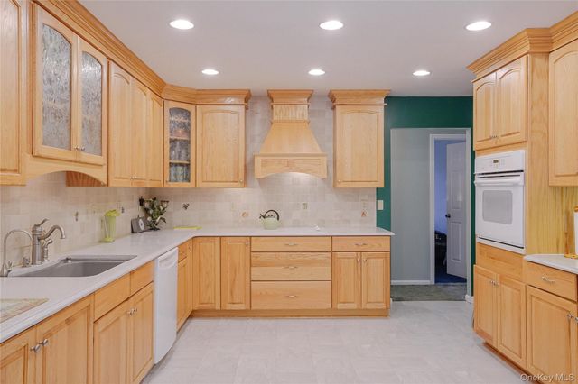 13 Edna Drive, Hyde Park, NY 12538