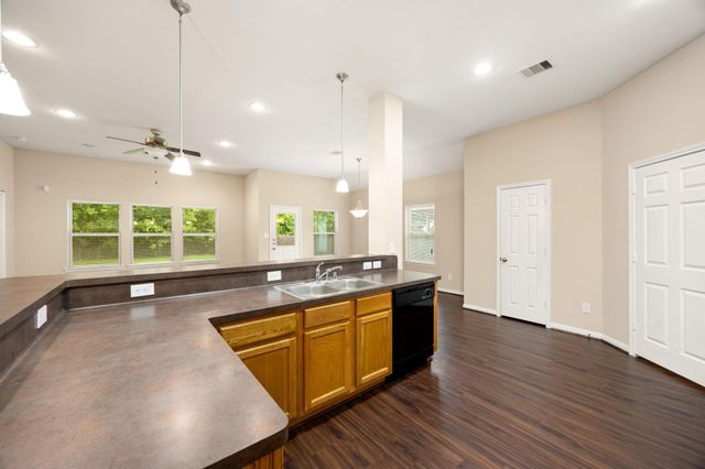 5601 Howell Street, Houston, TX 77032