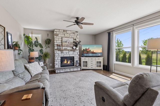 9789 Glacial Valley Bay, Woodbury, MN 55129