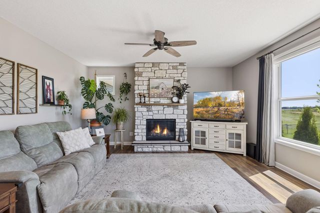 9789 Glacial Valley Bay, Woodbury, MN 55129