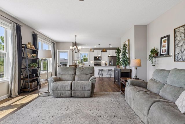 9789 Glacial Valley Bay, Woodbury, MN 55129