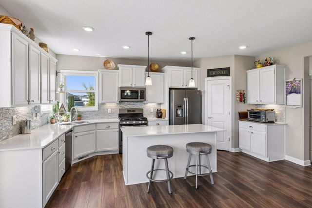 9789 Glacial Valley Bay, Woodbury, MN 55129