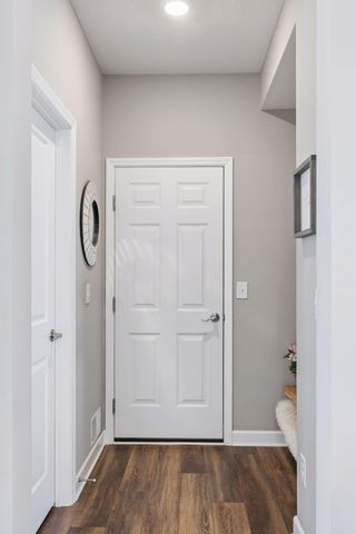 9789 Glacial Valley Bay, Woodbury, MN 55129
