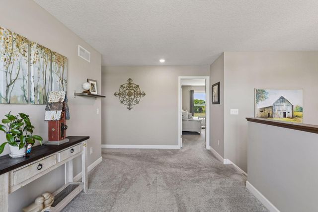 9789 Glacial Valley Bay, Woodbury, MN 55129