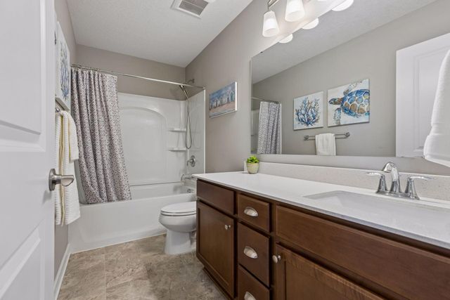 9789 Glacial Valley Bay, Woodbury, MN 55129