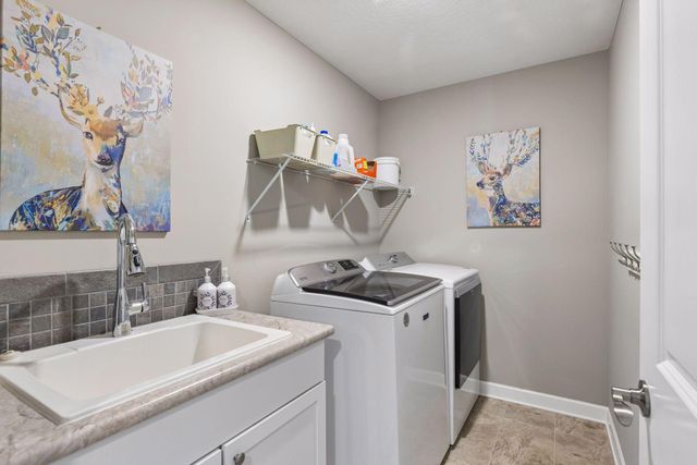 9789 Glacial Valley Bay, Woodbury, MN 55129