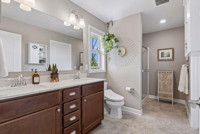9789 Glacial Valley Bay, Woodbury, MN 55129