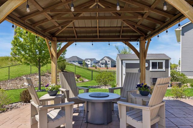 9789 Glacial Valley Bay, Woodbury, MN 55129