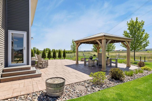 9789 Glacial Valley Bay, Woodbury, MN 55129