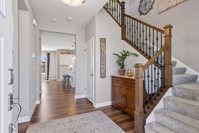 9789 Glacial Valley Bay, Woodbury, MN 55129