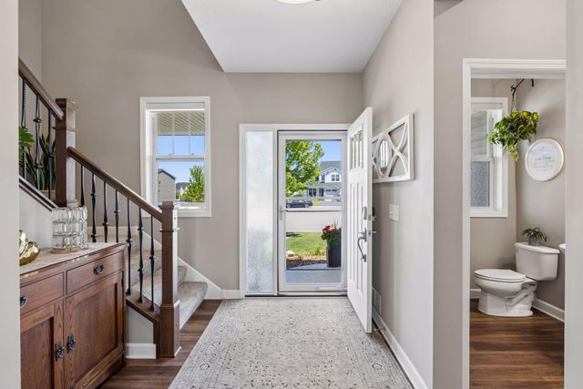 9789 Glacial Valley Bay, Woodbury, MN 55129