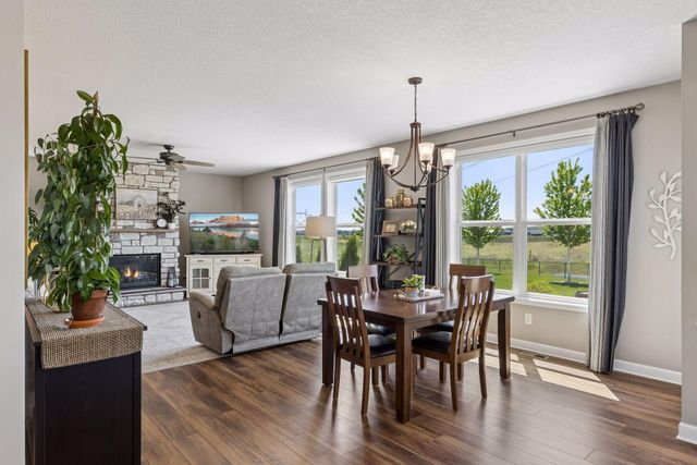 9789 Glacial Valley Bay, Woodbury, MN 55129