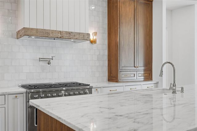 7002 Bowie Court, Montgomery, TX 77316