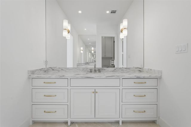 7002 Bowie Court, Montgomery, TX 77316