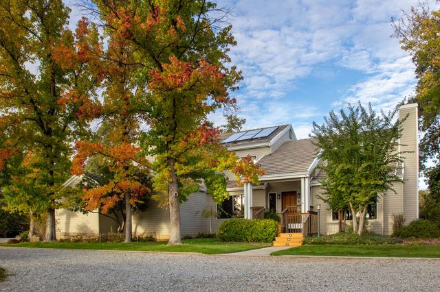 23848 Springwood Way, Millville, CA 96062