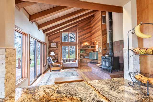 23848 Springwood Way, Millville, CA 96062