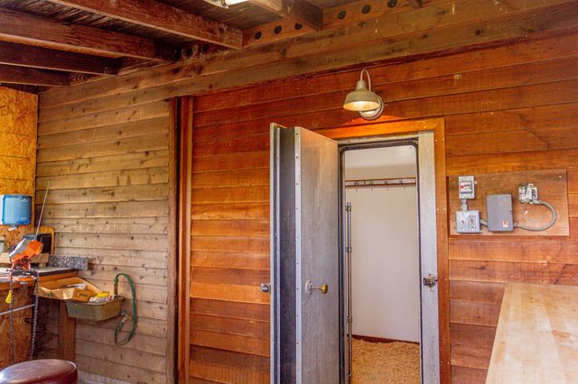 23848 Springwood Way, Millville, CA 96062