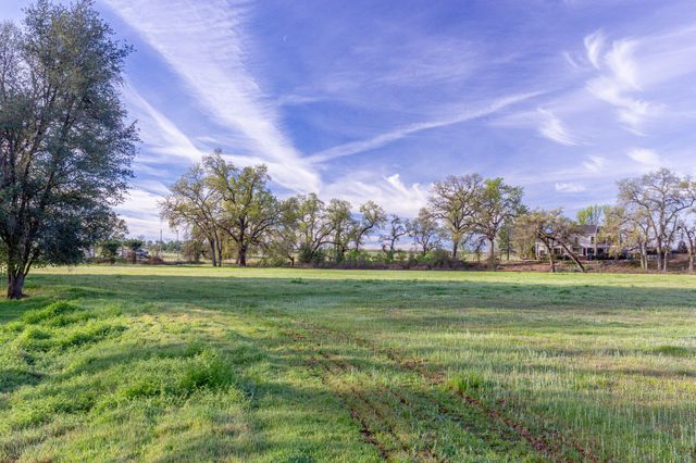 23848 Springwood Way, Millville, CA 96062