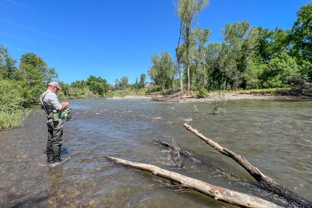 23848 Springwood Way, Millville, CA 96062