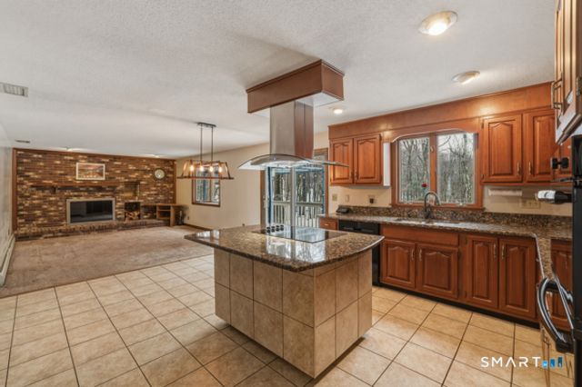 438 Chimney Sweep Hill Road, Glastonbury, CT 06033