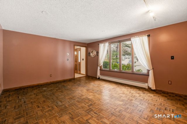 438 Chimney Sweep Hill Road, Glastonbury, CT 06033