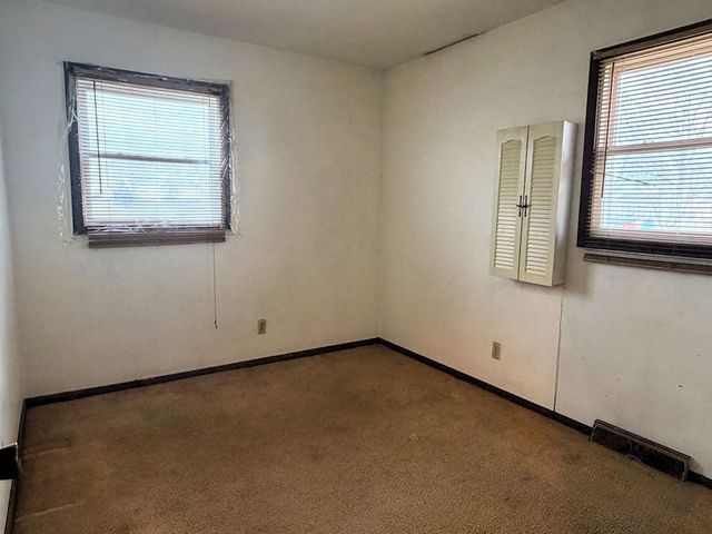 1020 Avenue E, Rochelle, IL 61068