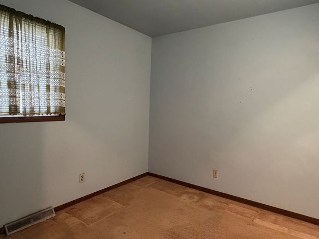 1020 Avenue E, Rochelle, IL 61068