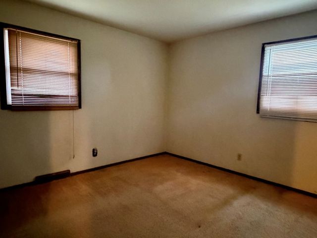 1020 Avenue E, Rochelle, IL 61068