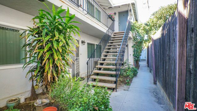 1157 Justin Avenue, Glendale, CA 91201