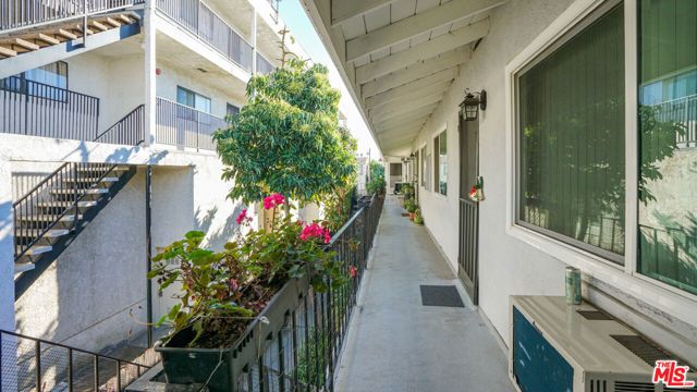 1157 Justin Avenue, Glendale, CA 91201