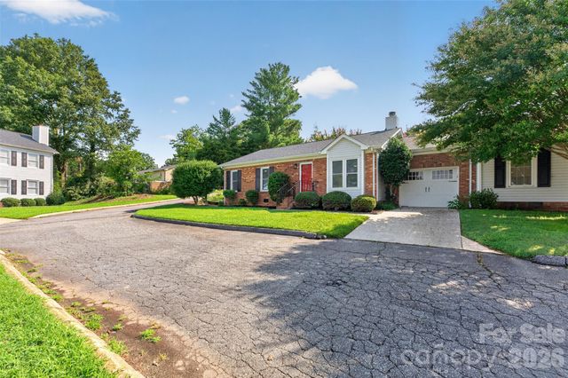 1326 Old Lenoir Road NW, Hickory, NC 28601