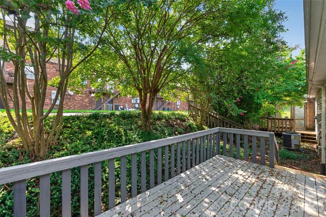1326 Old Lenoir Road NW, Hickory, NC 28601