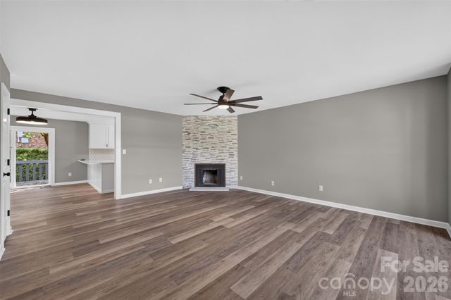 1326 Old Lenoir Road NW, Hickory, NC 28601